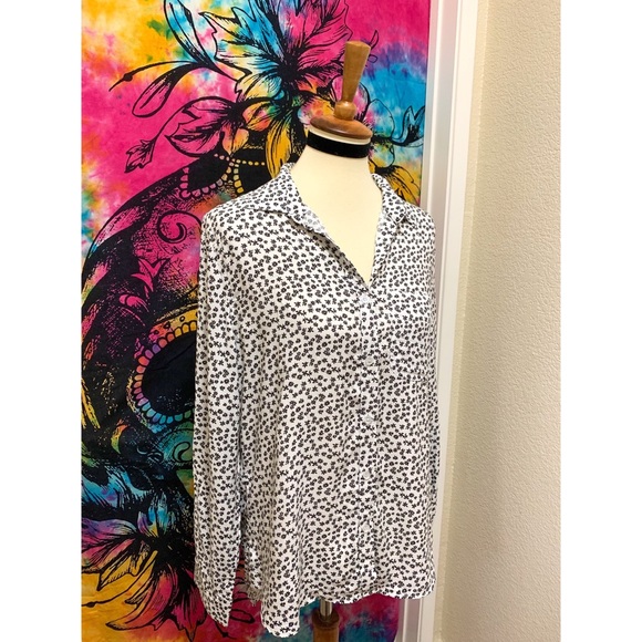 π Amazing flower button top - Picture 4 of 11